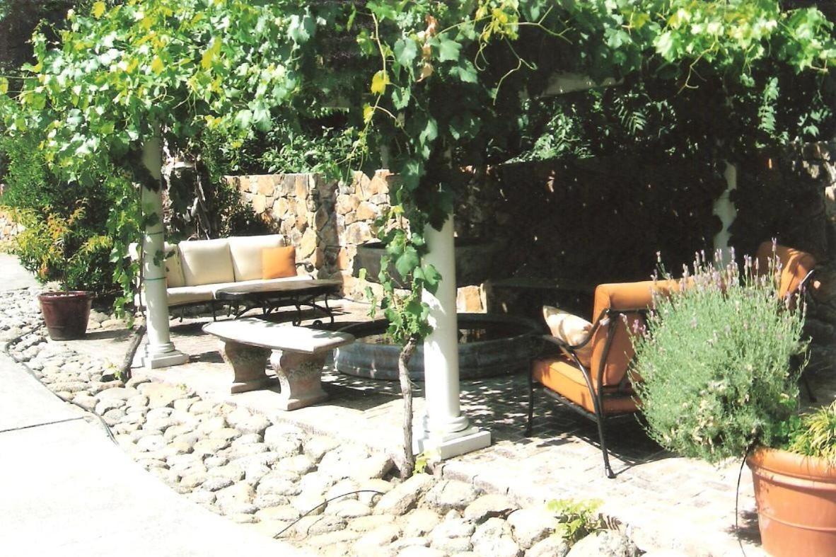 Spanish Villa Inn 세인트 헬레나 외부 사진